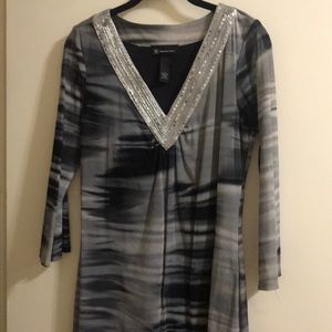 Nylon black/grey with silver v neck